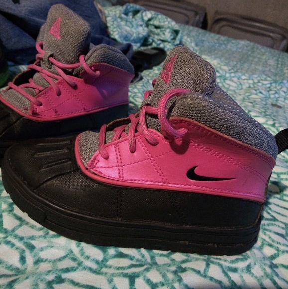 nike acg boots girls
